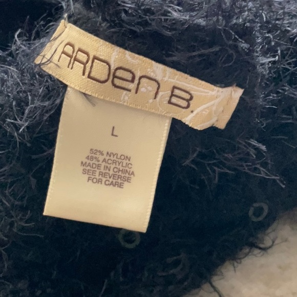 Arden b sweater - Picture 3 of 3